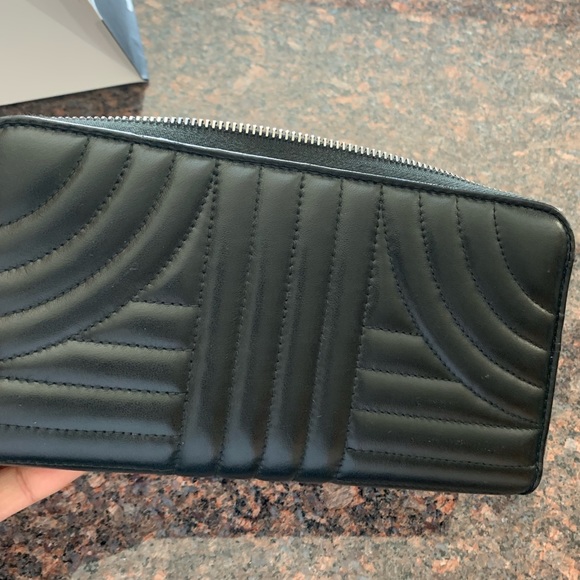 2XHP🌟NWT PRADA black leather diagramme zip around - Picture 4 of 8